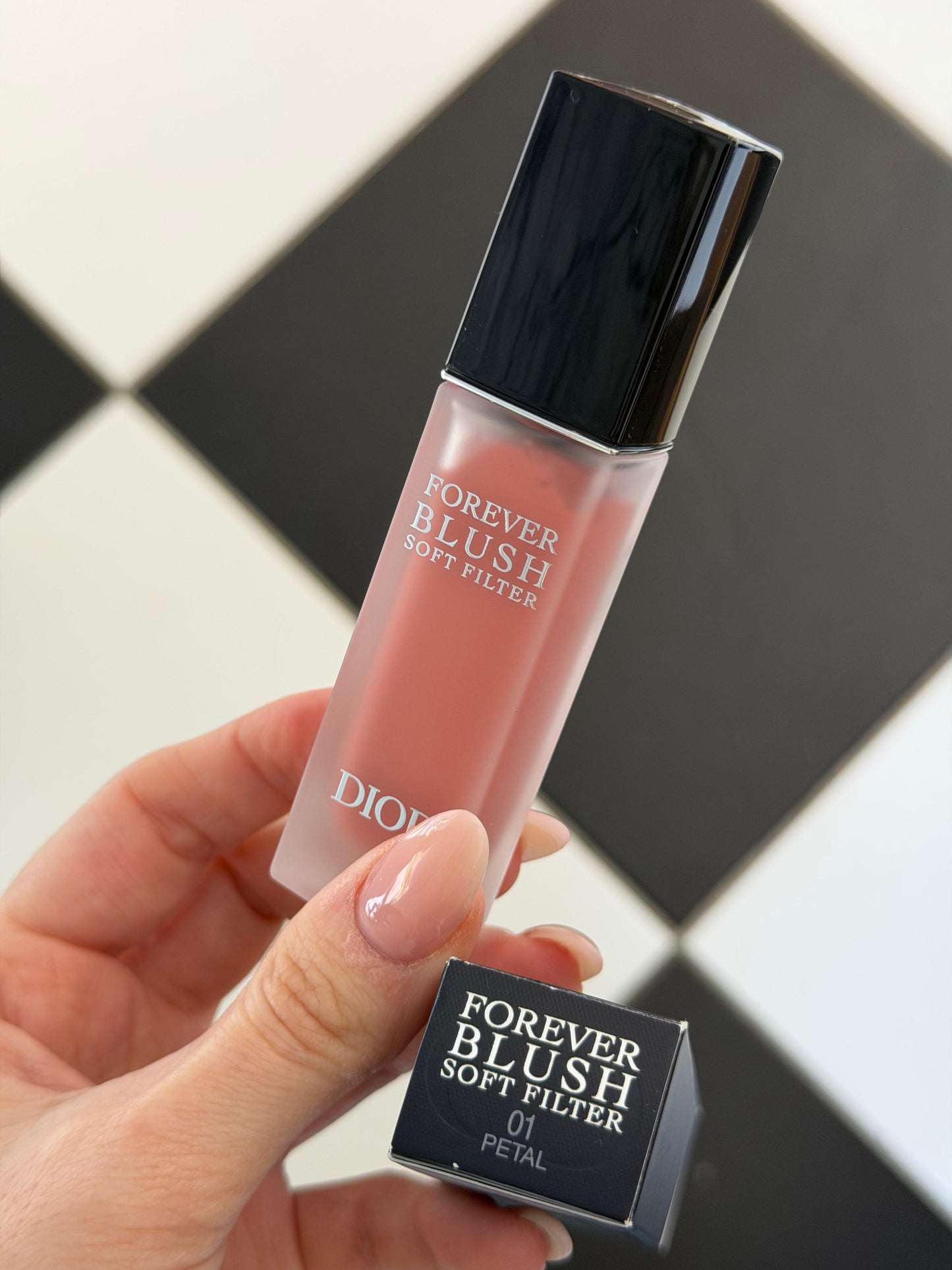 DIOR Forever Blush Soft Filter - Petal
Whipped Liquid, Blurring Matte Finish (01)