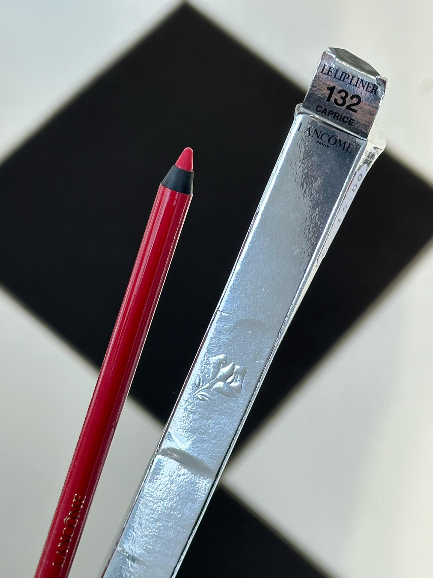 LANCÔME Le Lip Liner Pencil
Waterproof & Smudge-Resistant (132)