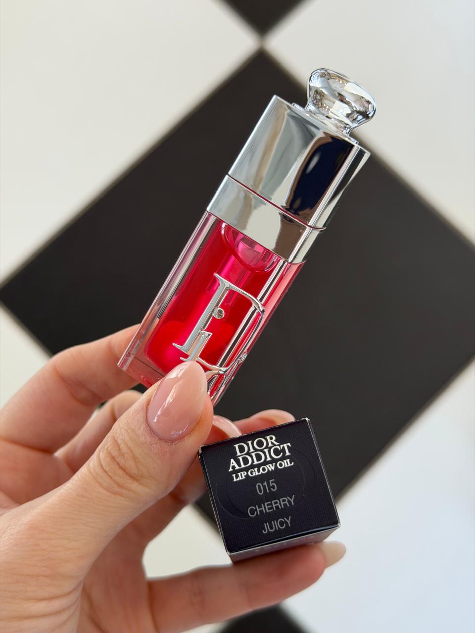 DIOR Addict Lip Glow Oil (015)
Nourishing Lip Oil, Intense Gloss