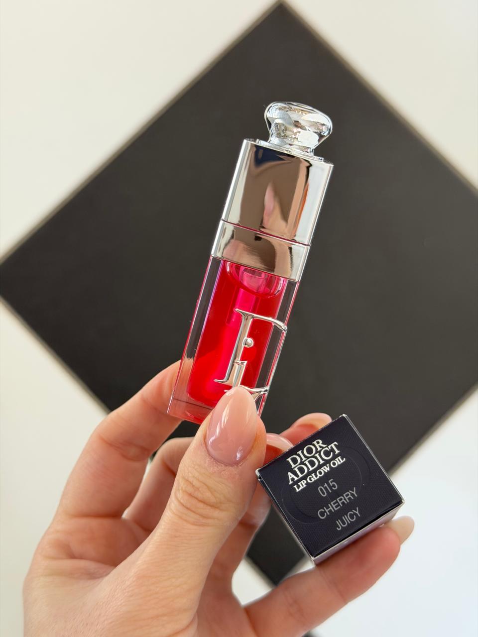 DIOR Addict Lip Glow Oil (015)
Nourishing Lip Oil, Intense Gloss