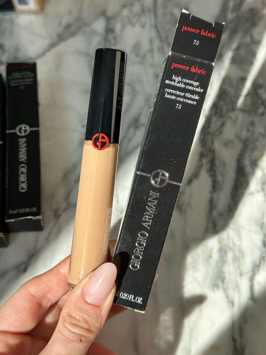 ARMANI Beauty
Power Fabric + Longwear Matte Multi-Retouch Concealer (7.5)