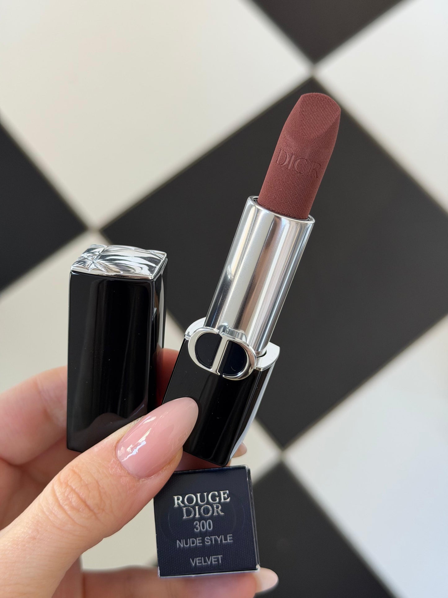 DIOR Rouge (New)
Lipstick Satin, Matte, Velvet (300) Hydrating Floral Lip Care - Long Wear