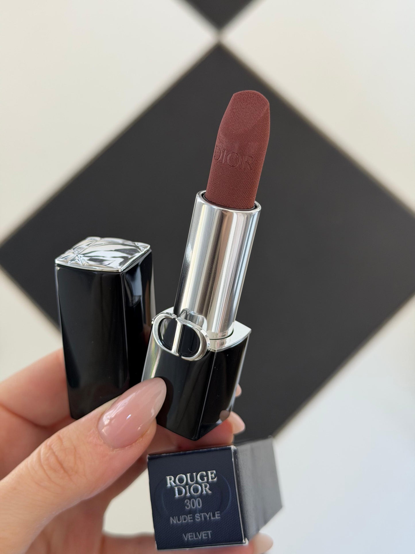 DIOR Rouge (New)
Lipstick Satin, Matte, Velvet (300) Hydrating Floral Lip Care - Long Wear