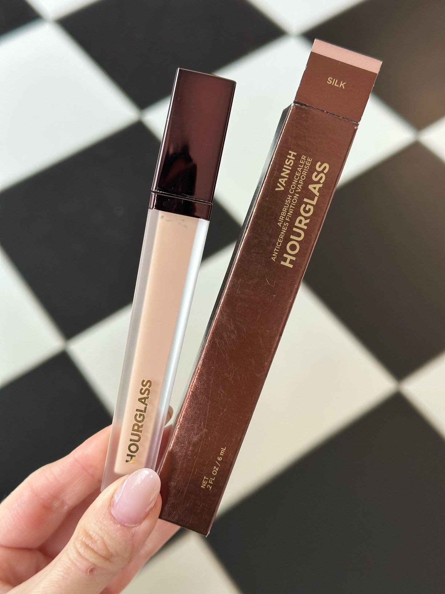 HOURGLASS Vanish™ Airbrush Concealer
