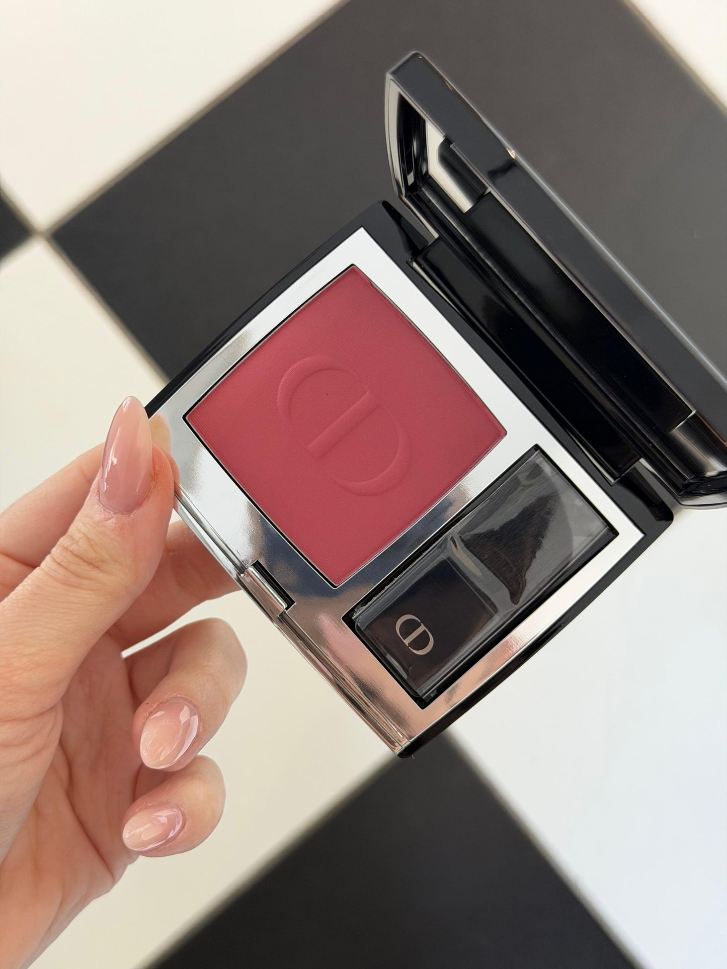 DIOR Rouge Blush Matte
Longwear Couture (962)