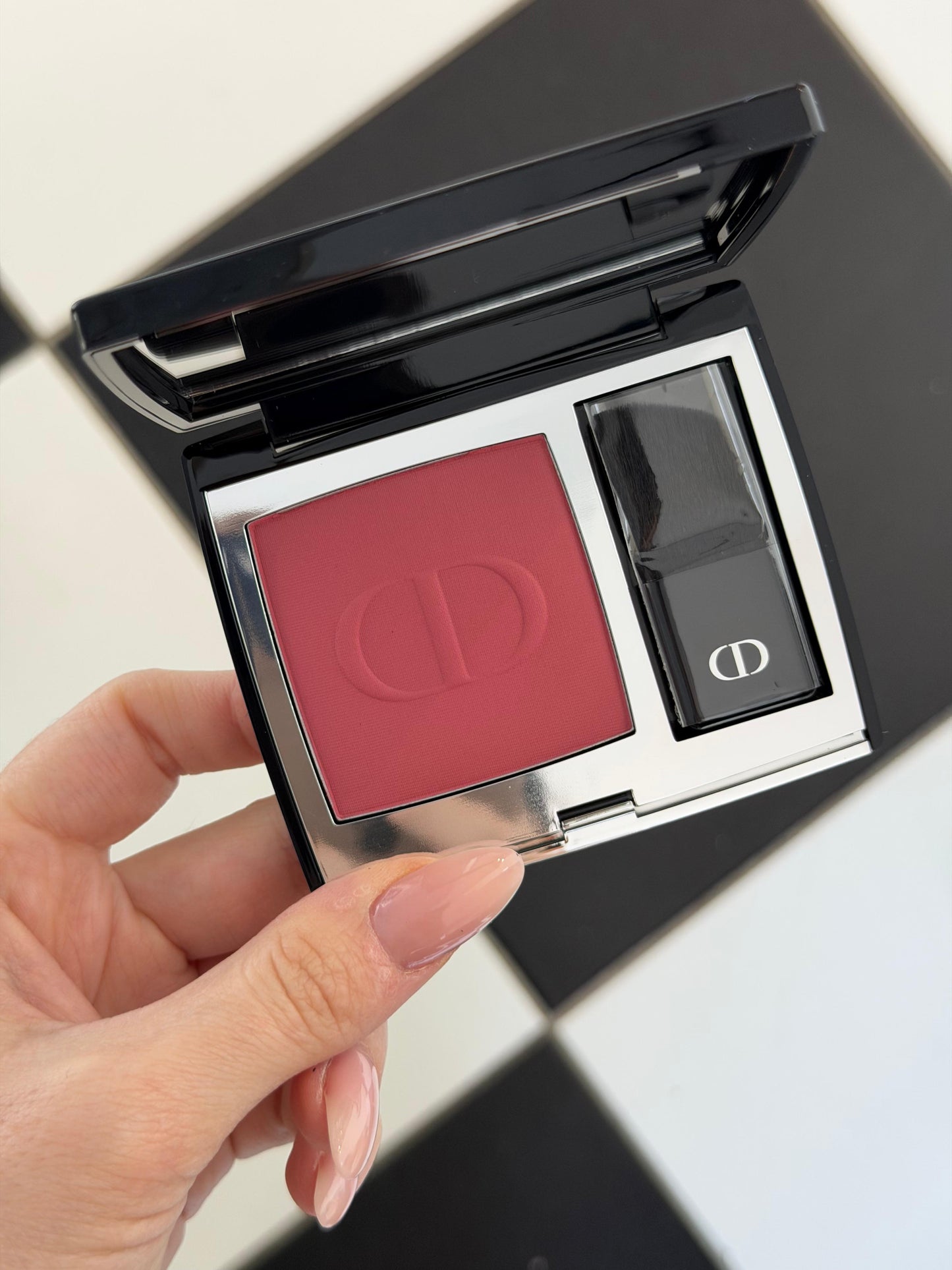 DIOR Rouge Blush Matte
Longwear Couture (962)