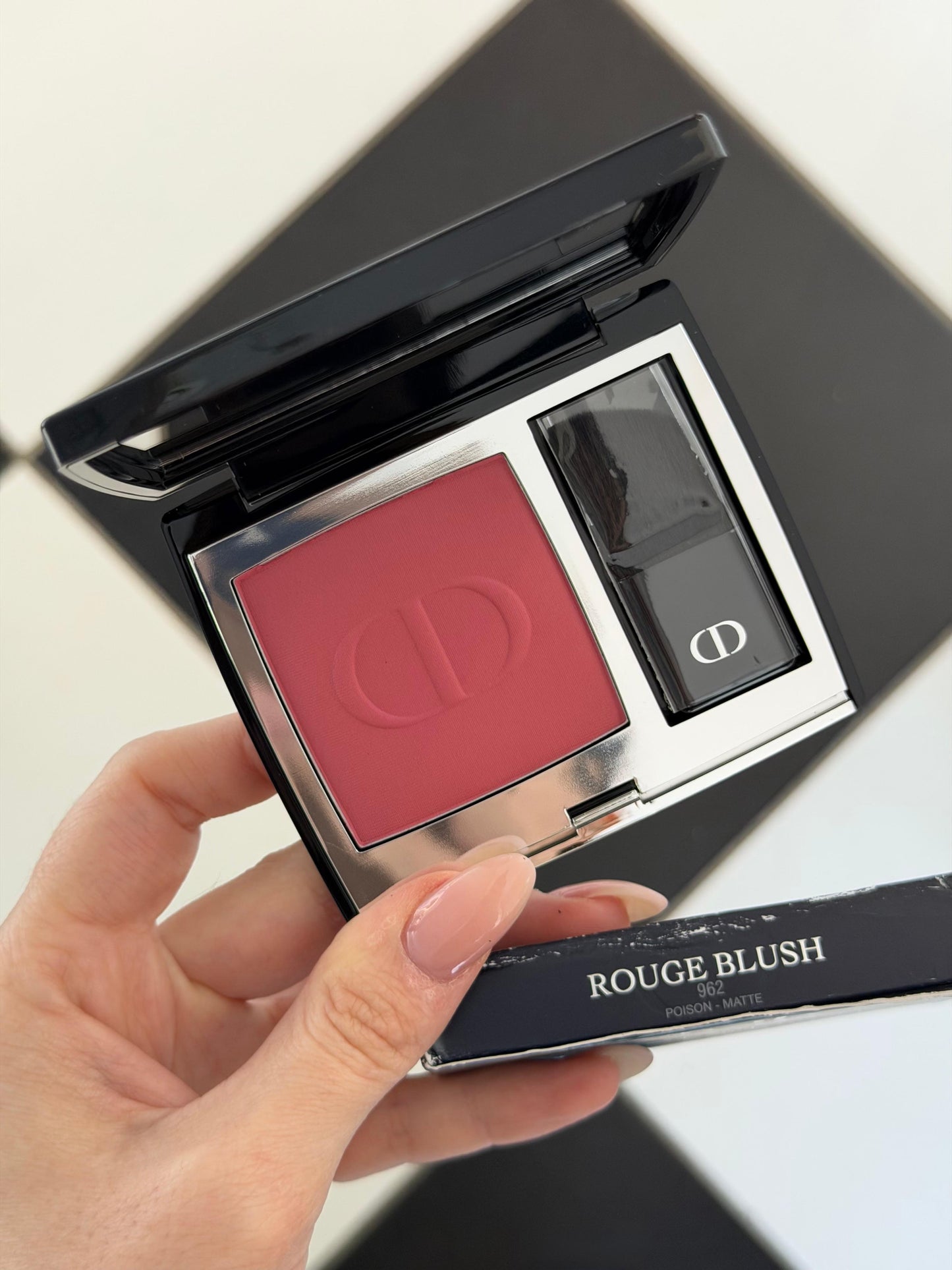 DIOR Rouge Blush Matte
Longwear Couture (962)