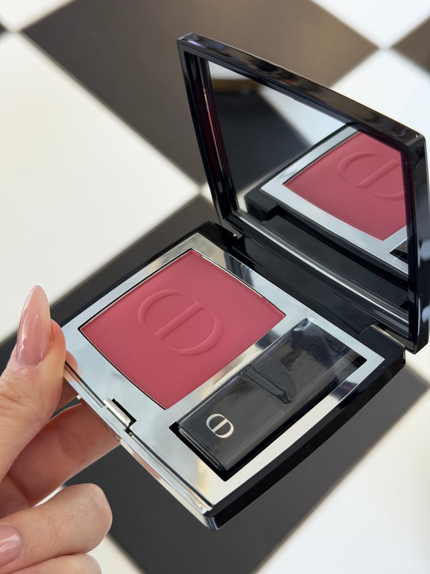 DIOR Rouge Blush Matte
Longwear Couture (962)