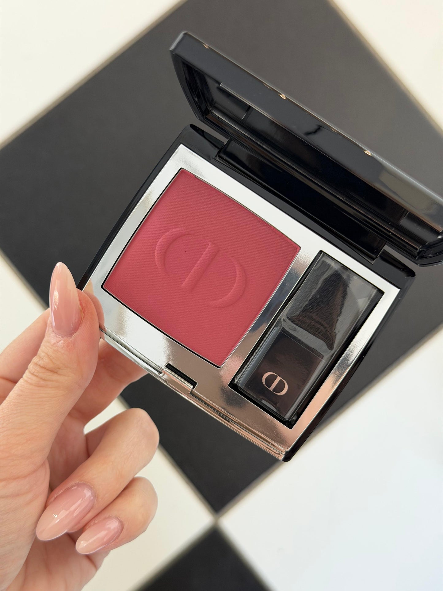 DIOR Rouge Blush Matte
Longwear Couture (962)