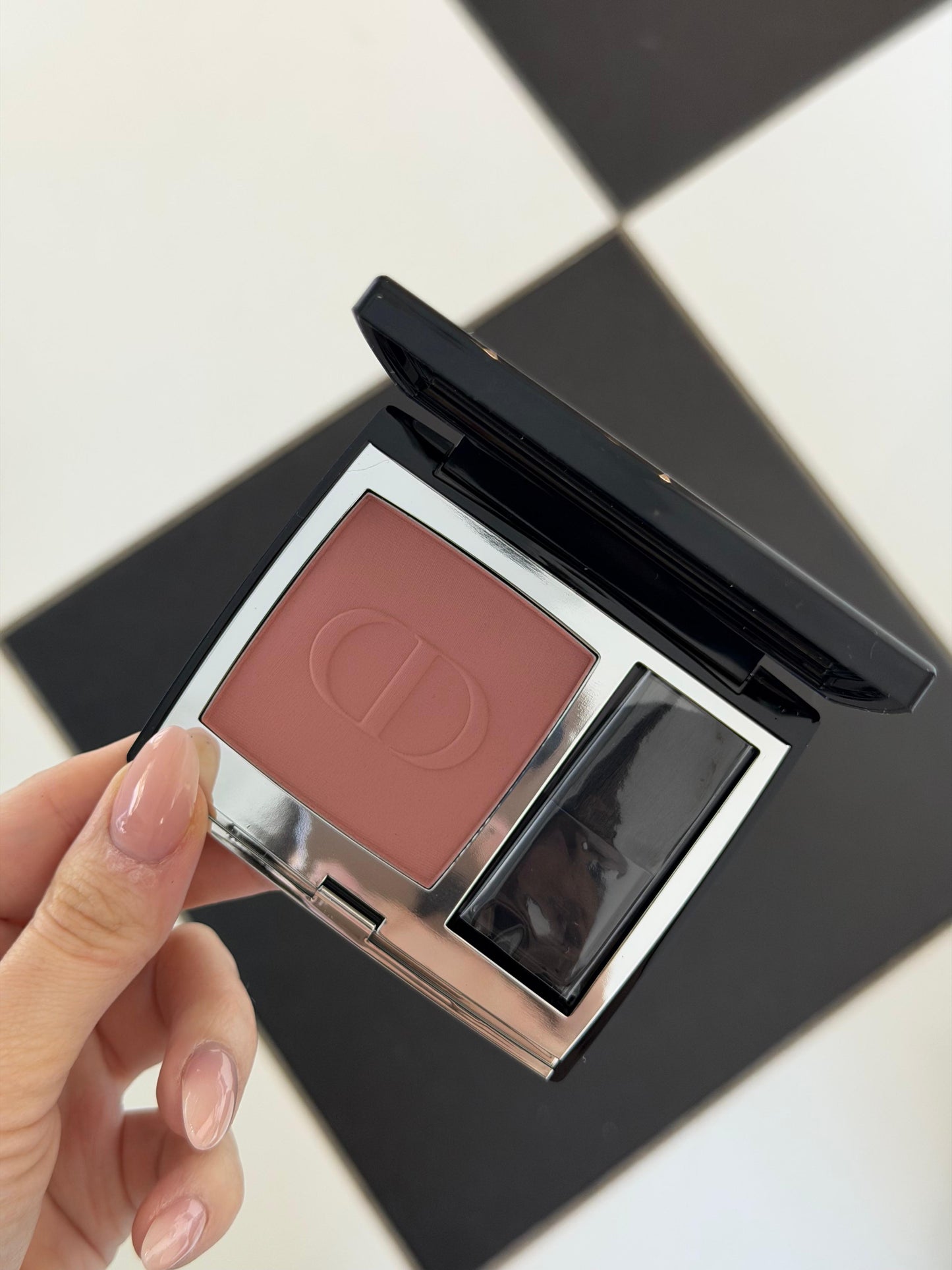 DIOR Rouge Blush Matte
Longwear Couture (100)