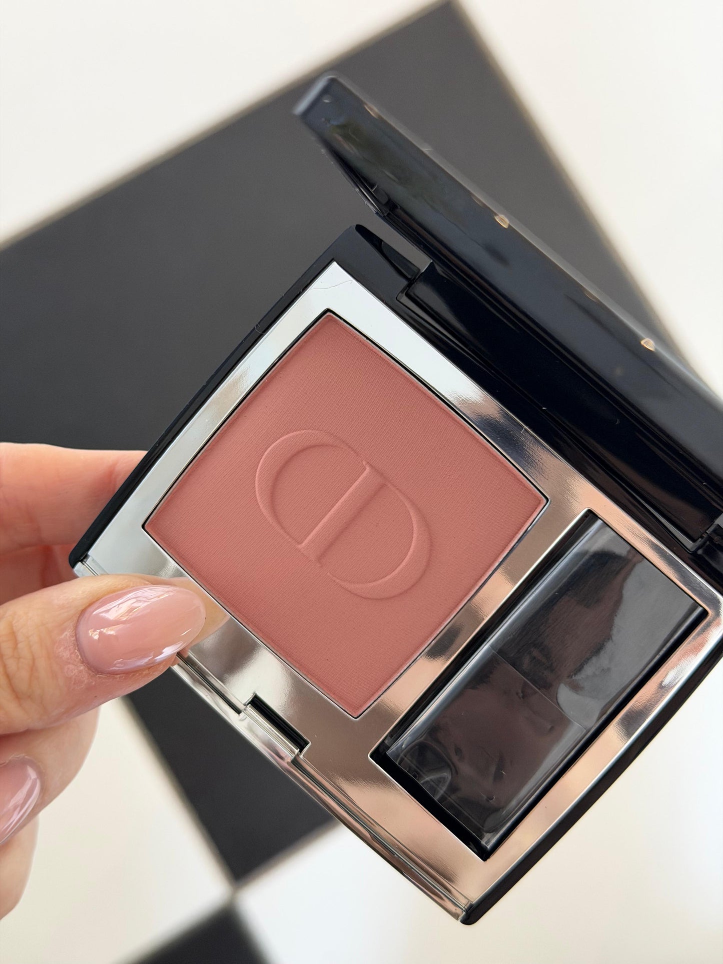 DIOR Rouge Blush Matte
Longwear Couture (100)
