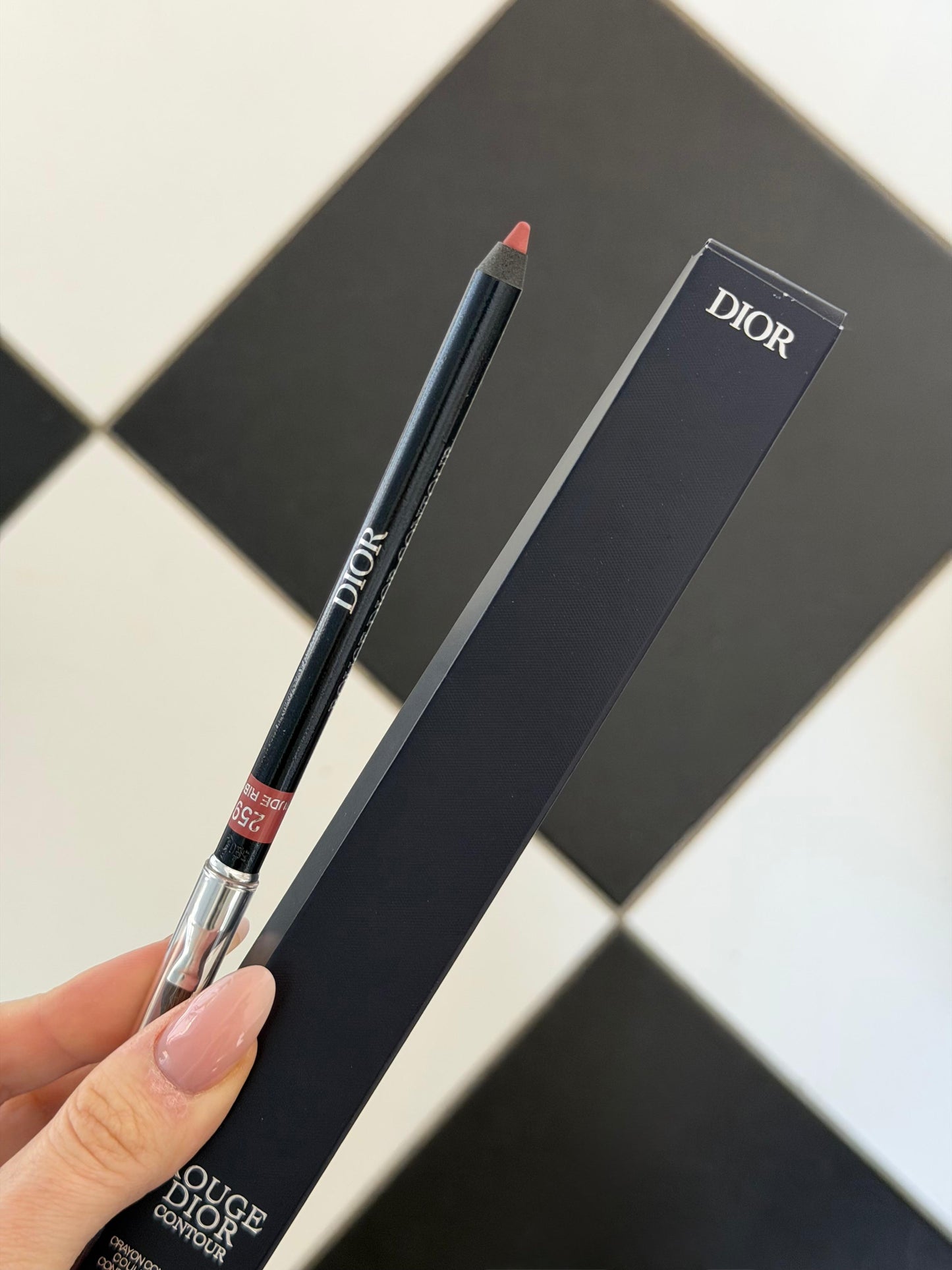 DIOR Rouge Dior Contour Lip Liner (259)
No-Transfer - Comfort and Long Wear