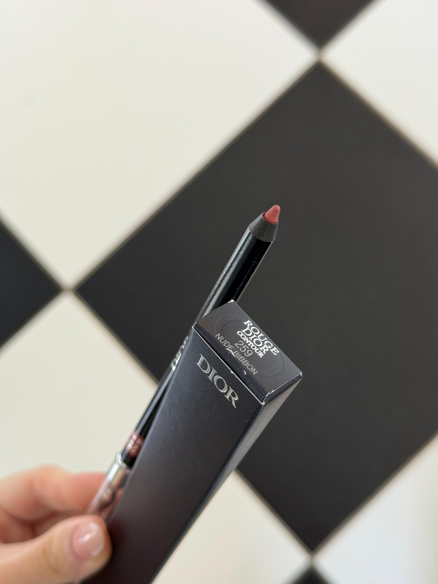 DIOR Rouge Dior Contour Lip Liner (259)
No-Transfer - Comfort and Long Wear