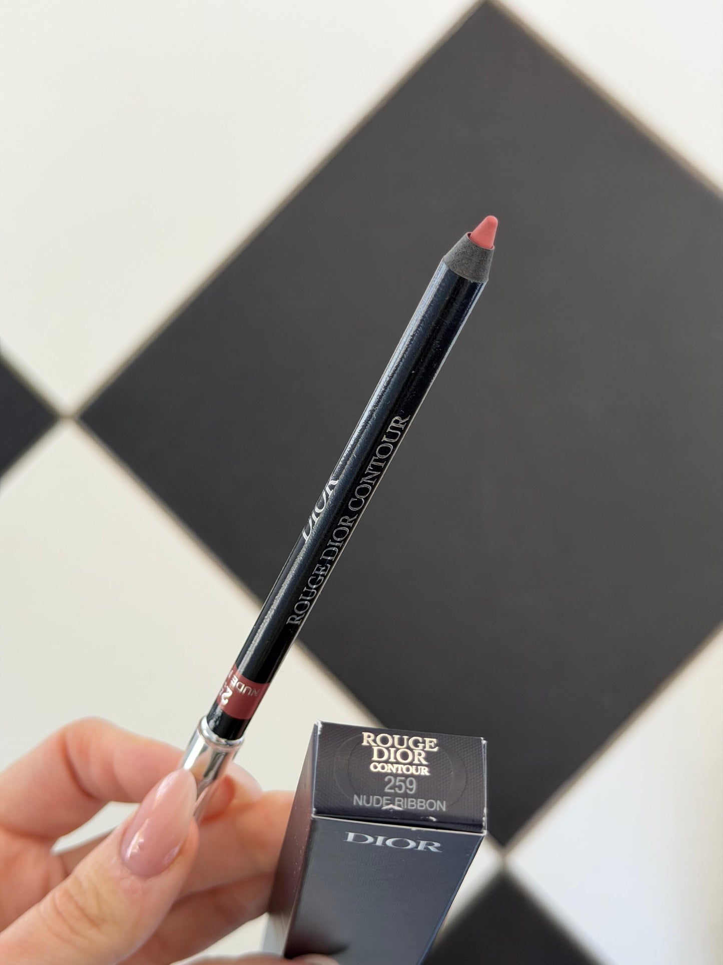 DIOR Rouge Dior Contour Lip Liner (259)
No-Transfer - Comfort and Long Wear