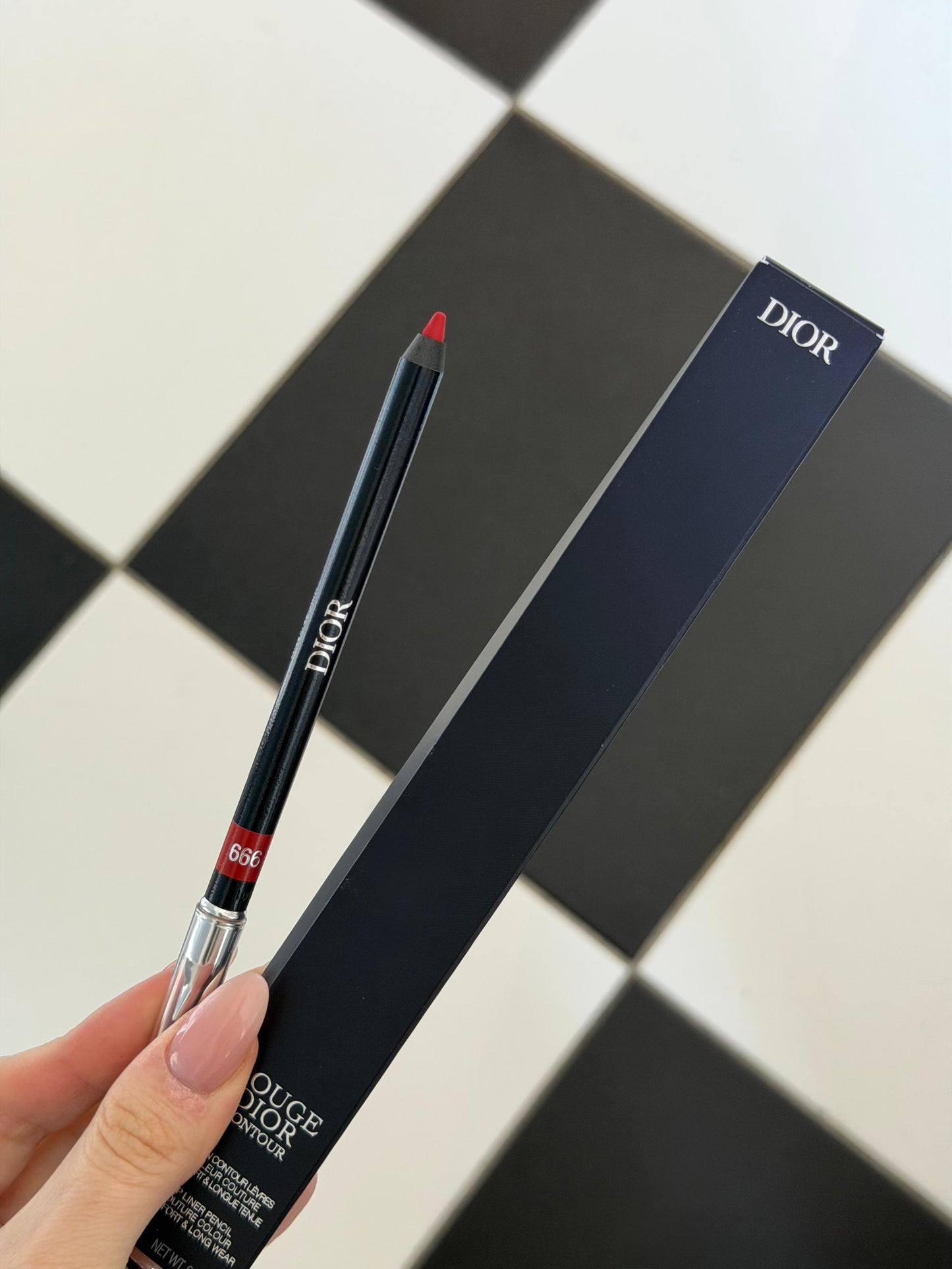 DIOR Rouge Dior Contour Lip Liner (999)
No-Transfer - Comfort and Long Wear