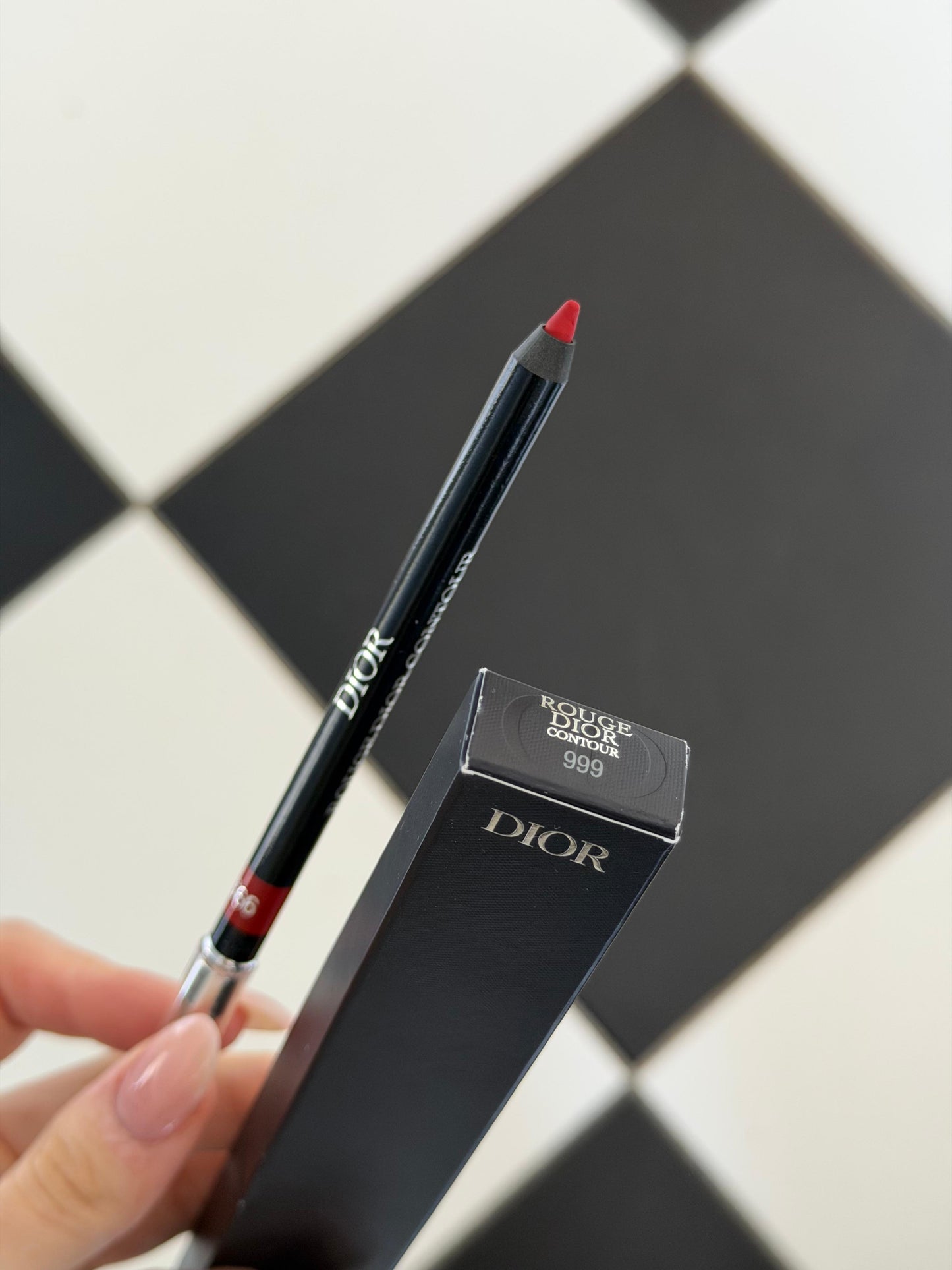 DIOR Rouge Dior Contour Lip Liner (999)
No-Transfer - Comfort and Long Wear