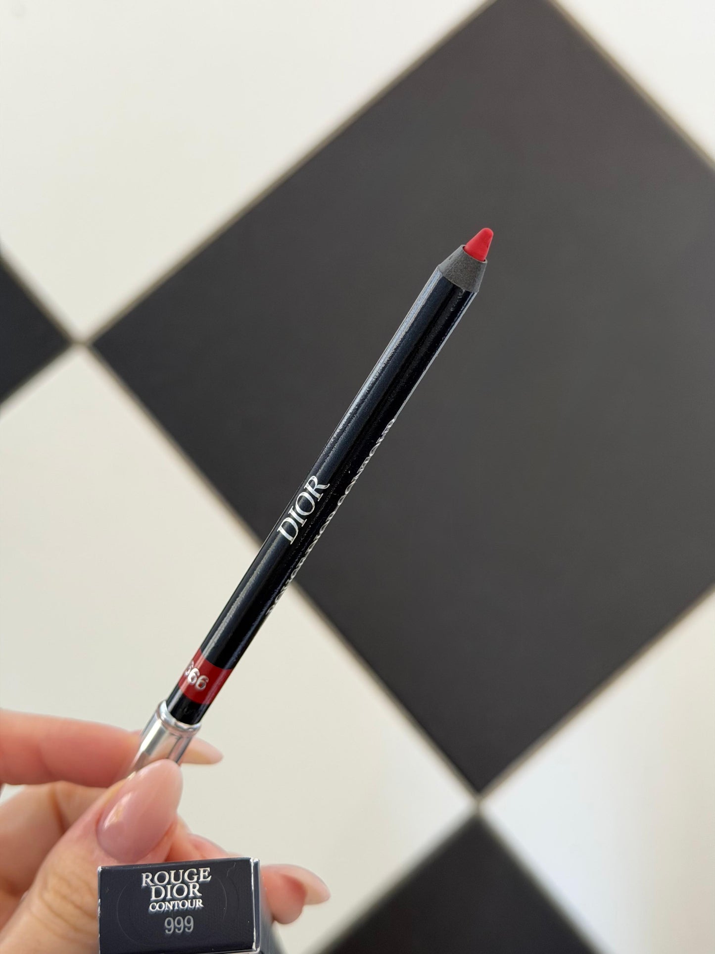 DIOR Rouge Dior Contour Lip Liner (999)
No-Transfer - Comfort and Long Wear