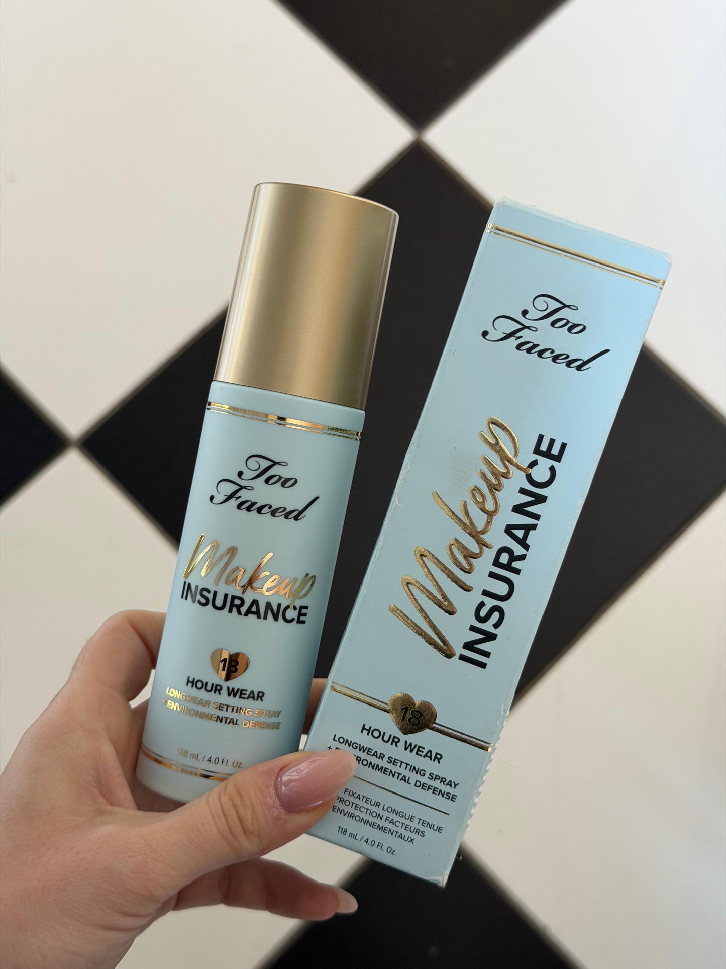 TOO FACED Makeup Insurance Setting Spray
18 Hour Wear + Blue Light Defense