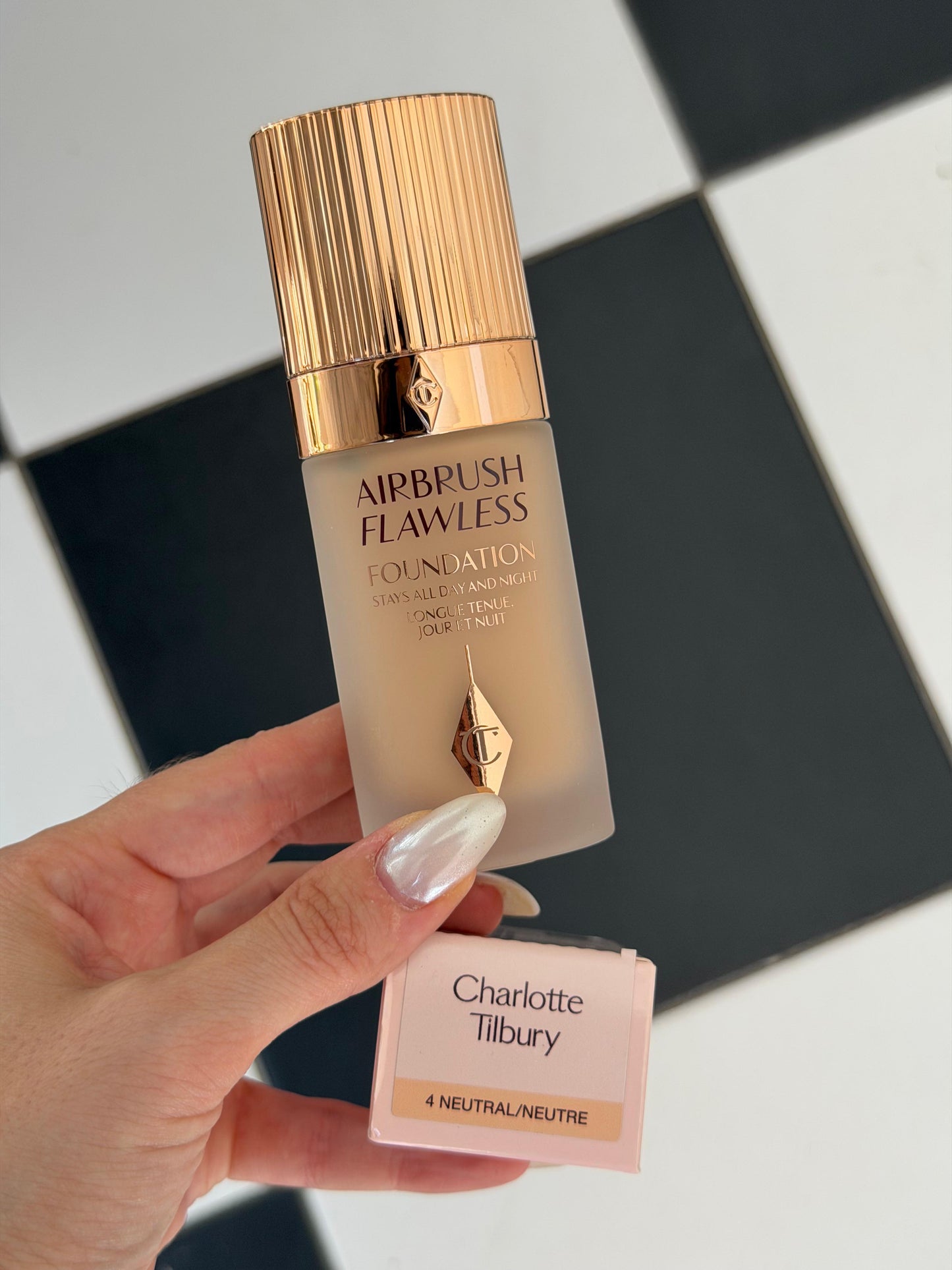 CHARLOTTE TILBURY Airbrush Flawless Foundation (4N) - Stays All Day And Night, Full Coverage