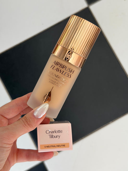 CHARLOTTE TILBURY Airbrush Flawless Foundation (5N) - Stays All Day And Night, Full Coverage