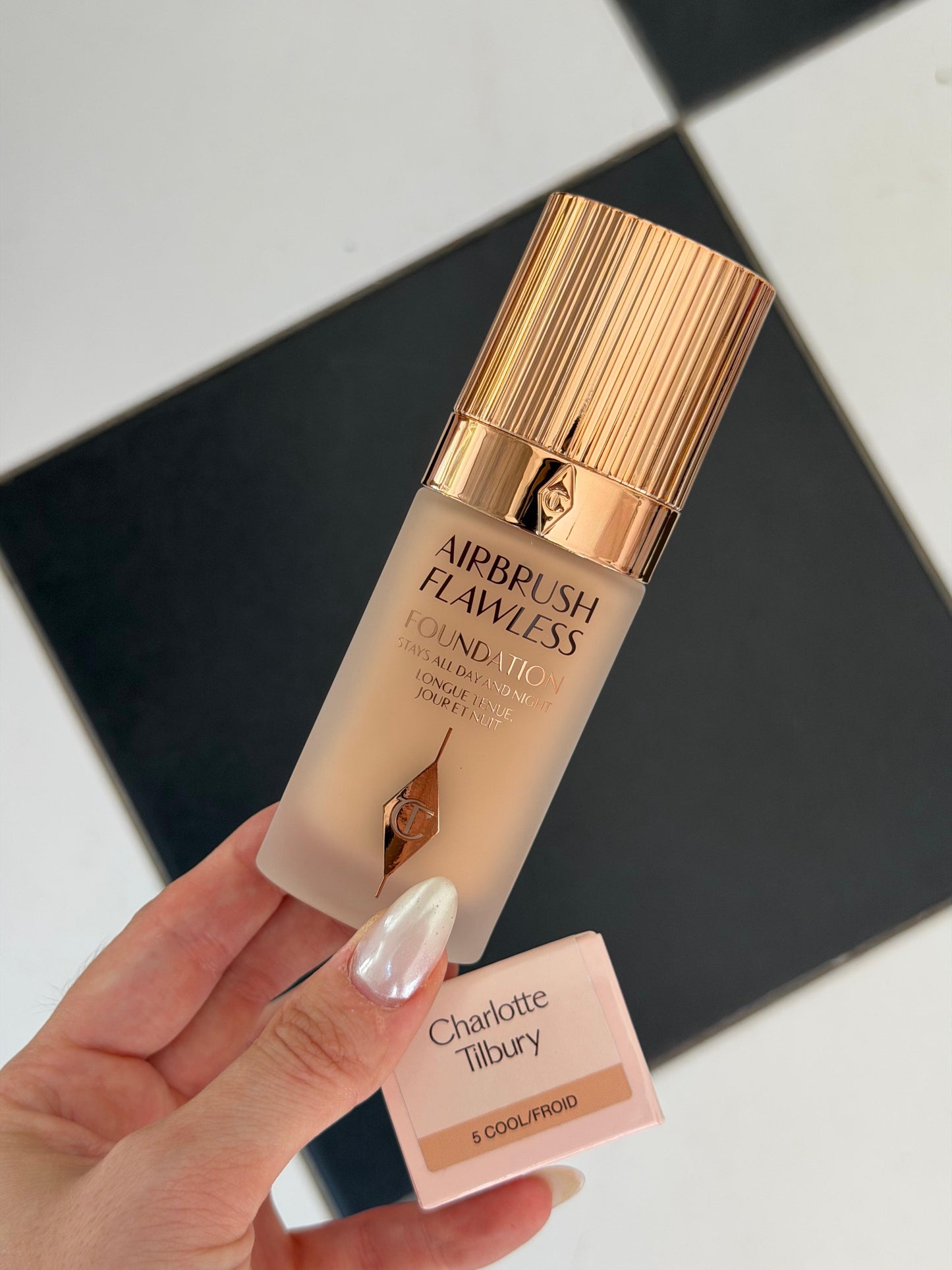 CHARLOTTE TILBURY Airbrush Flawless Foundation (5C) - Stays All Day And Night, Full Coverage