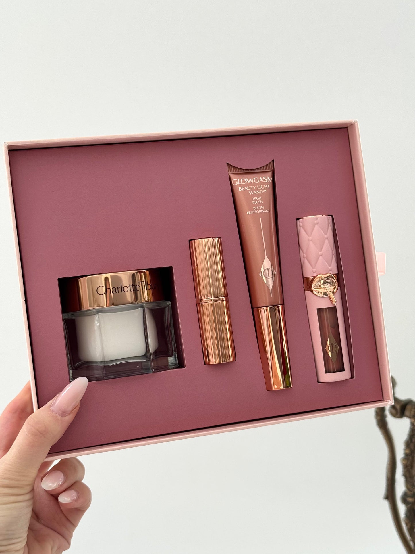 CHARLOTTE TILBURY The Iconic Beauty Secrets Everyone Wants Kit
