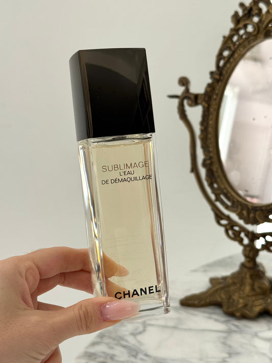 CHANEL Sublimage L’Eau De Démaquillage
Refreshing And Radiance-Revealing Cleansing Water
