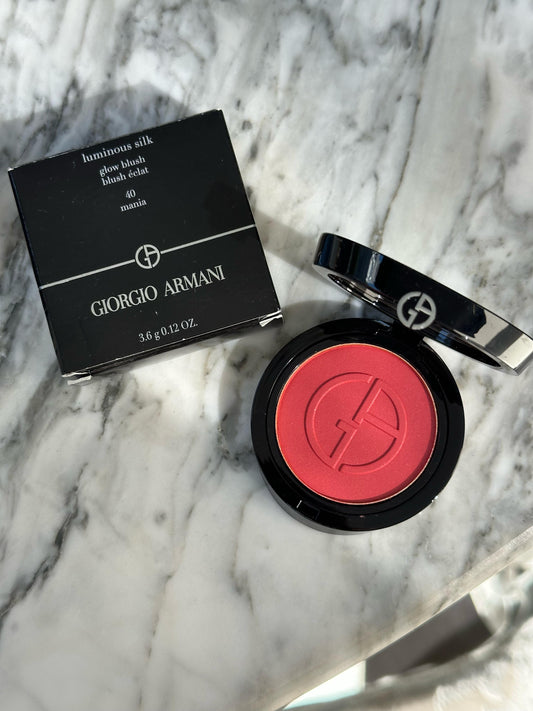 ARMANI Luminous Silk Glow Blush
Powder Blush For Natural Color & Glow (40)