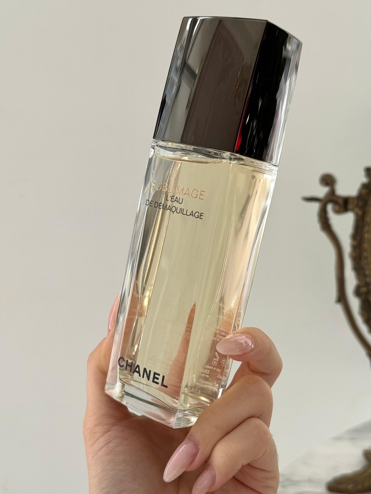 CHANEL Sublimage L’Eau De Démaquillage
Refreshing And Radiance-Revealing Cleansing Water