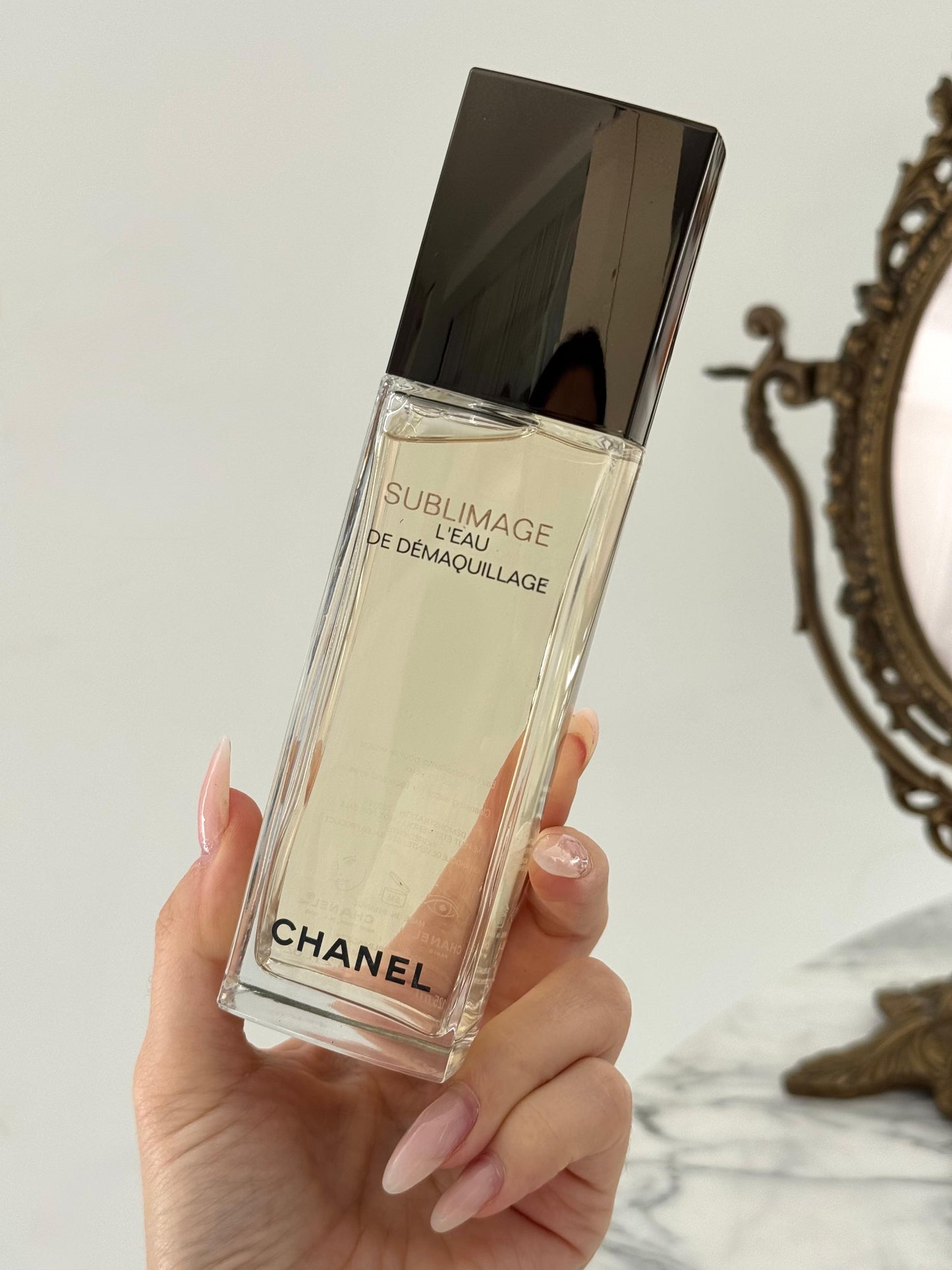 CHANEL Sublimage L’Eau De Démaquillage
Refreshing And Radiance-Revealing Cleansing Water