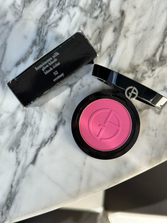 ARMANI Luminous Silk Glow Blush
Powder Blush For Natural Color & Glow (52)