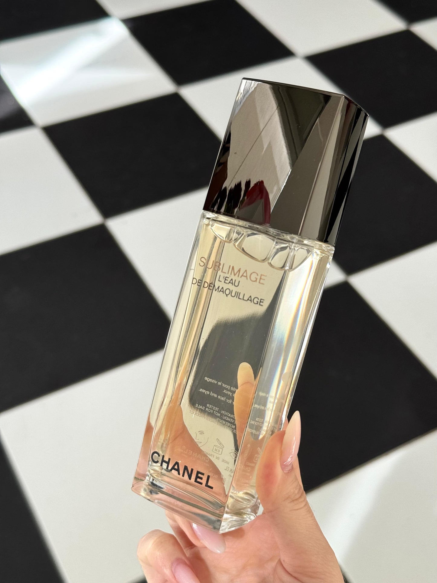 CHANEL Sublimage L’Eau De Démaquillage
Refreshing And Radiance-Revealing Cleansing Water
