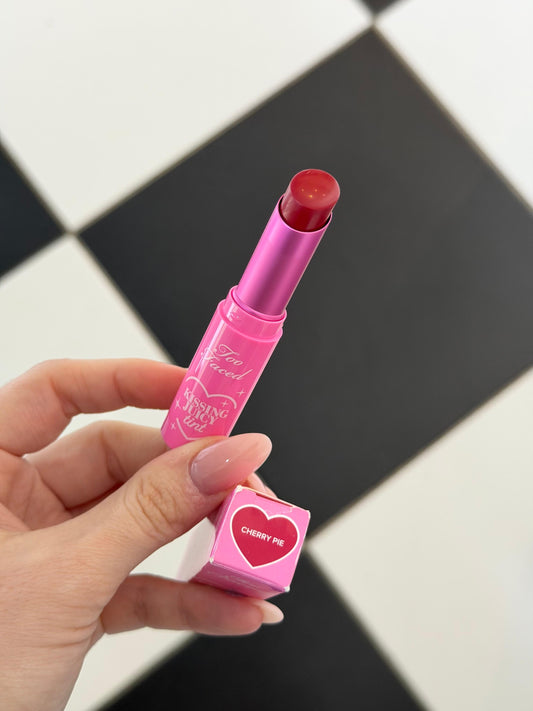 TOO FACED Kissing Juicy - Cherry Pie
Hydrating Lip Tint With Color & Shine