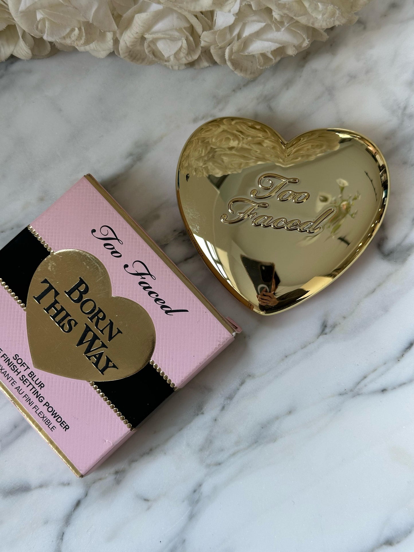 TOO FACED Born This Way Soft Blur Flexible Finish Setting Powder
Oil Controlling Powder Compact