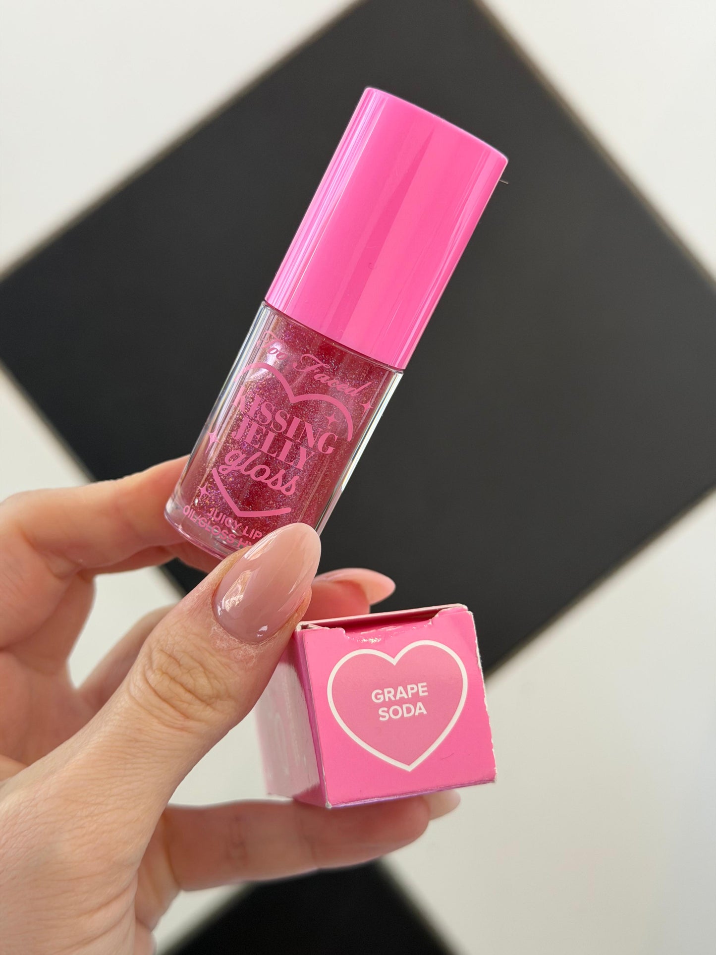TOO FACED Kissing Jelly Hydrating Lip Oil Gloss - Grape Soda