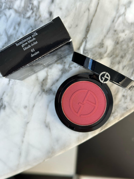ARMANI Luminous Silk Glow Blush
Powder Blush For Natural Color & Glow (61)