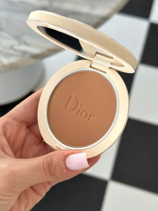 DIOR Forever Natural Bronze
Healthy Glow Bronzing Powder - 03