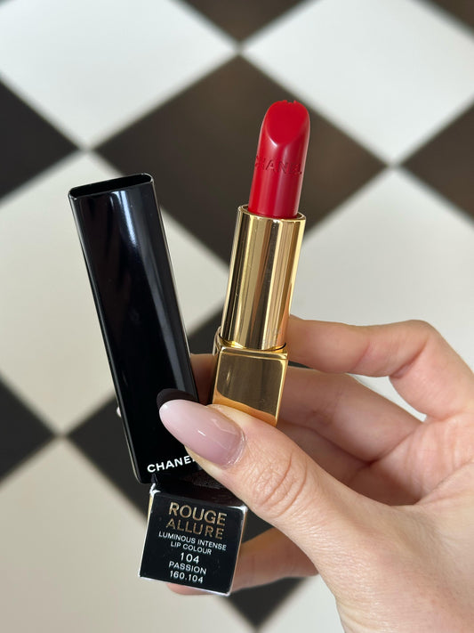 CHANEL Rouge Allure Luminous Intense Lip Colour