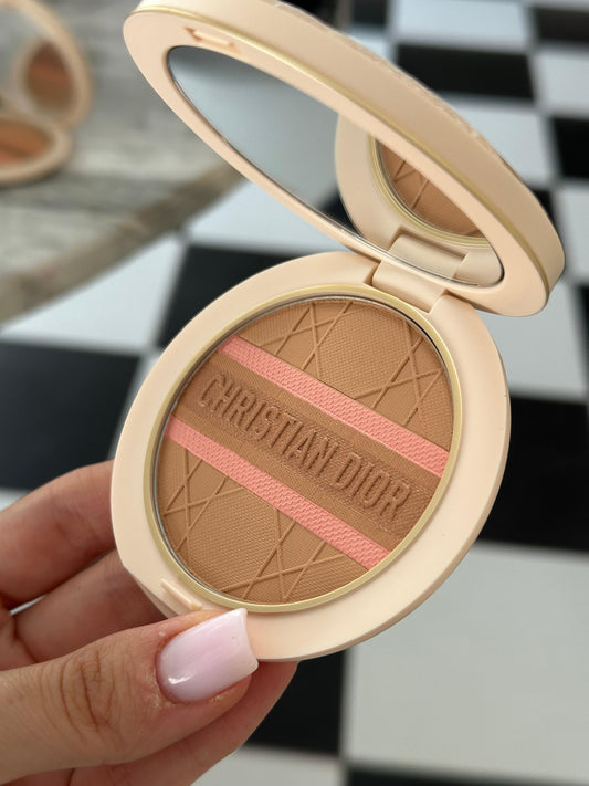 DIOR Forever Natural Bronze Glow - Limited Edition - Pink Bronze
Radiant Healthy Powder Sun-Kissed Finish