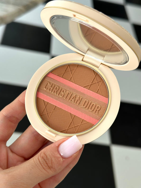 DIOR Forever Natural Bronze Glow - Limited Edition - Rosy Bronze
Radiant Healthy Powder Sun-Kissed Finish
