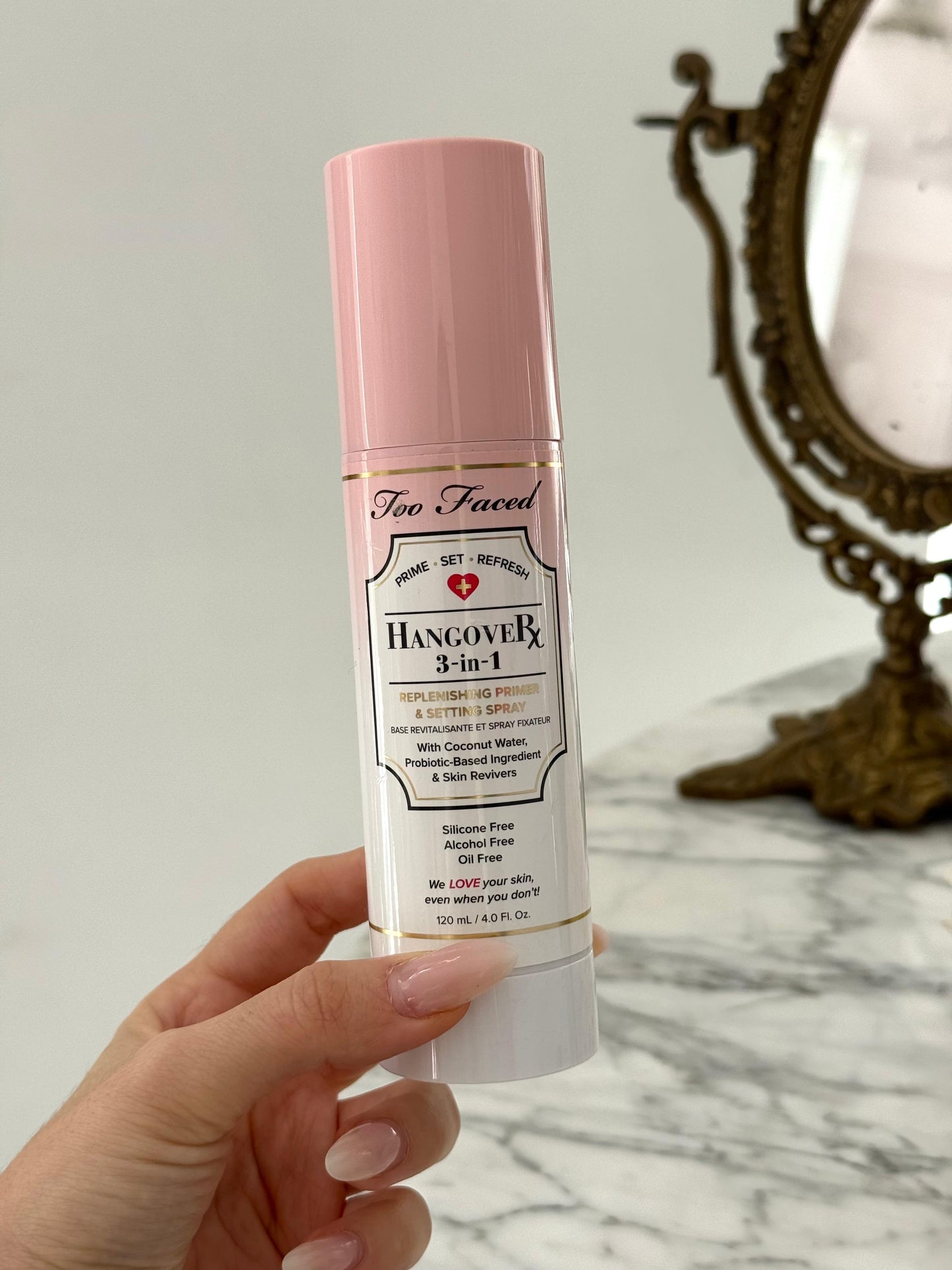 TOO FACED Hangover 3-in-1 Replenishing Primer & Setting Spray
Hydrates & Refreshes Skin
