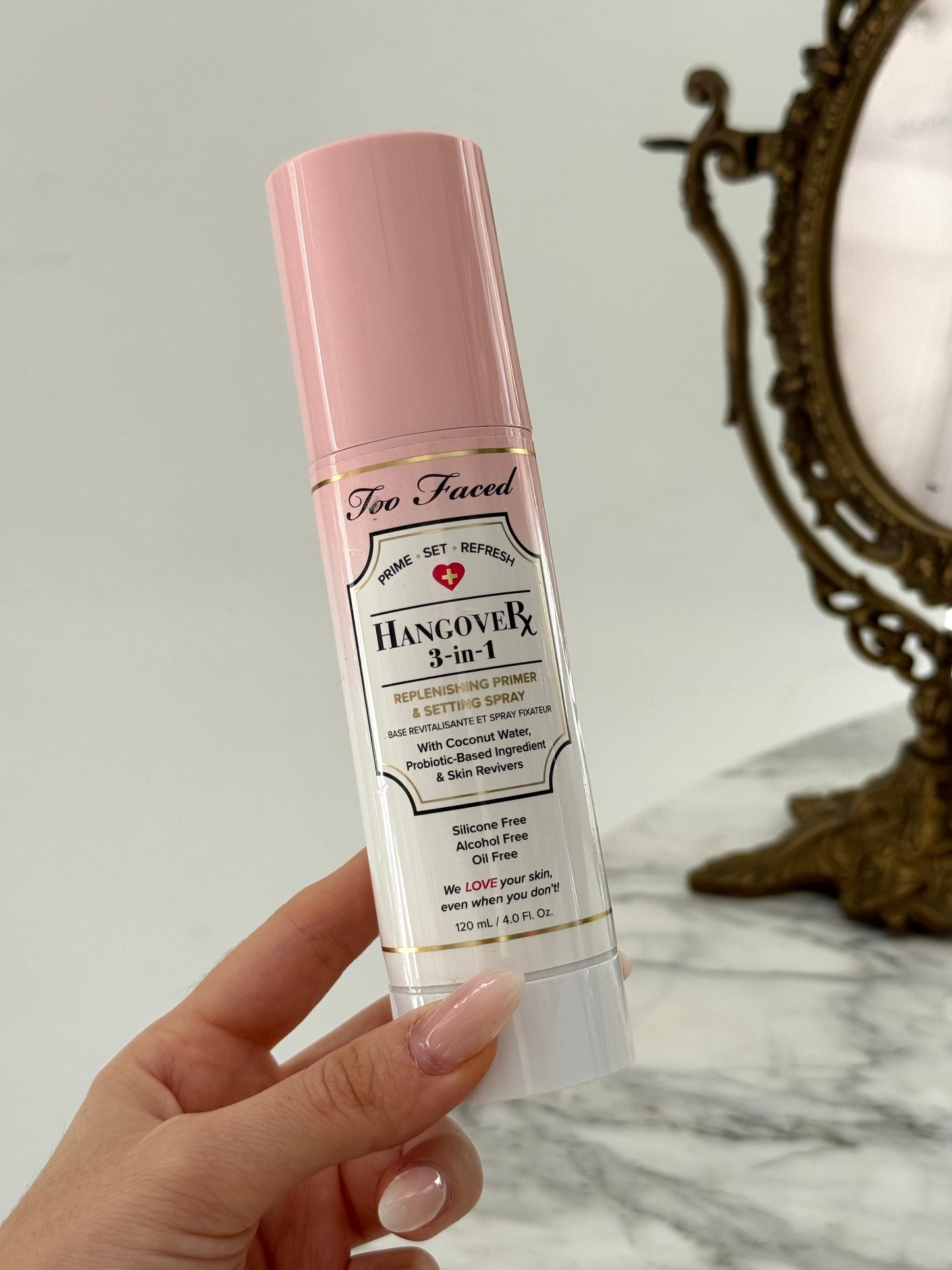 TOO FACED Hangover 3-in-1 Replenishing Primer & Setting Spray
Hydrates & Refreshes Skin