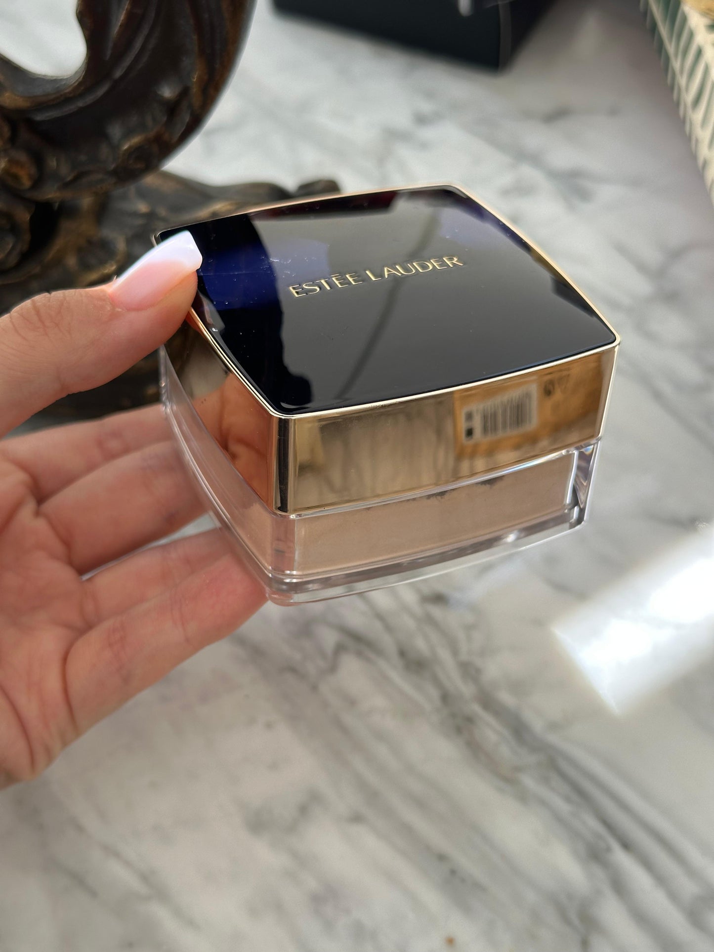 ESTÉE LAUDER Double Wear
Sheer Flattery Loose Powder - Extra Light Matte