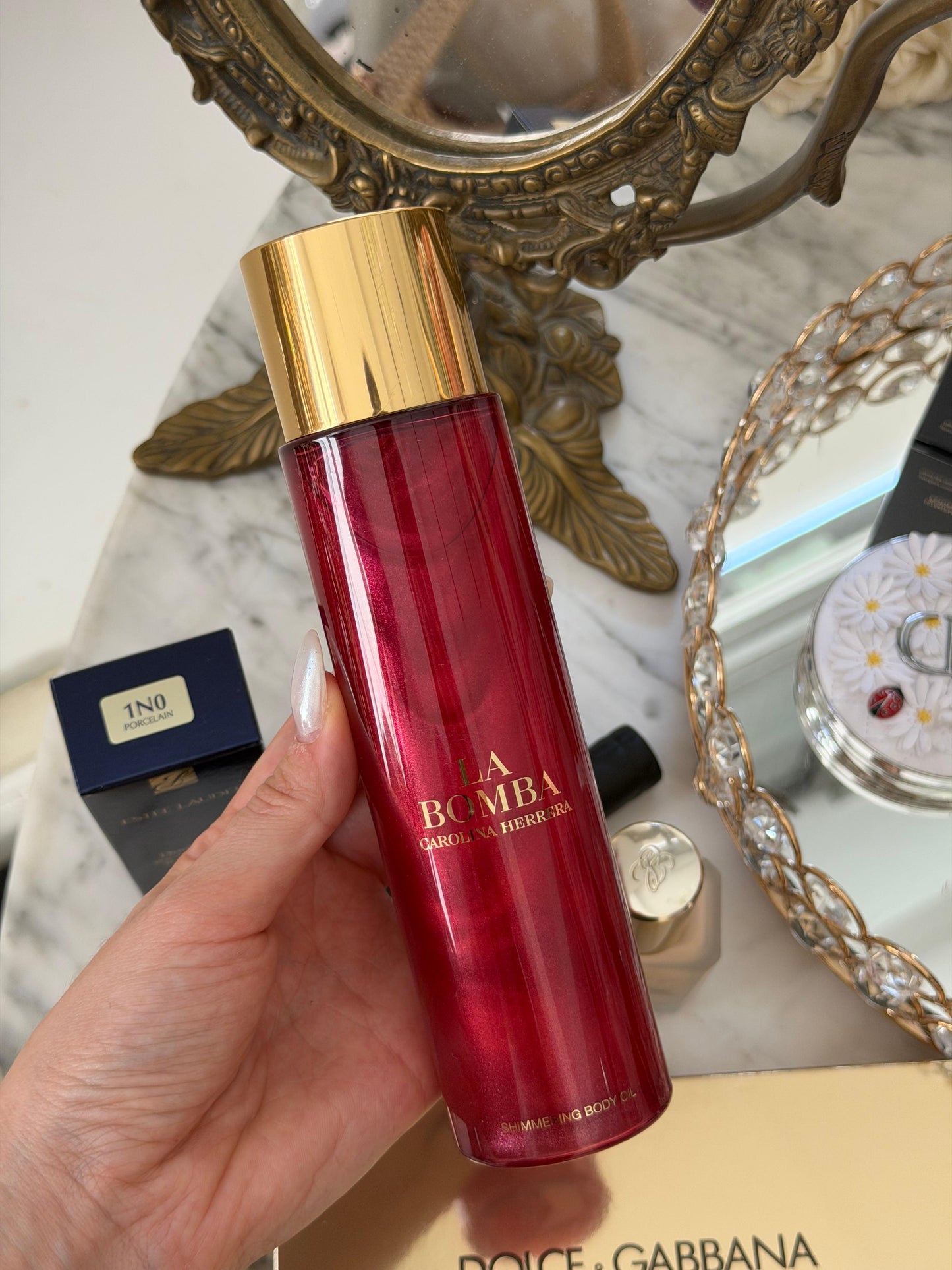 CAROLINA HERRERA La Bomba Shimmering Body Oil