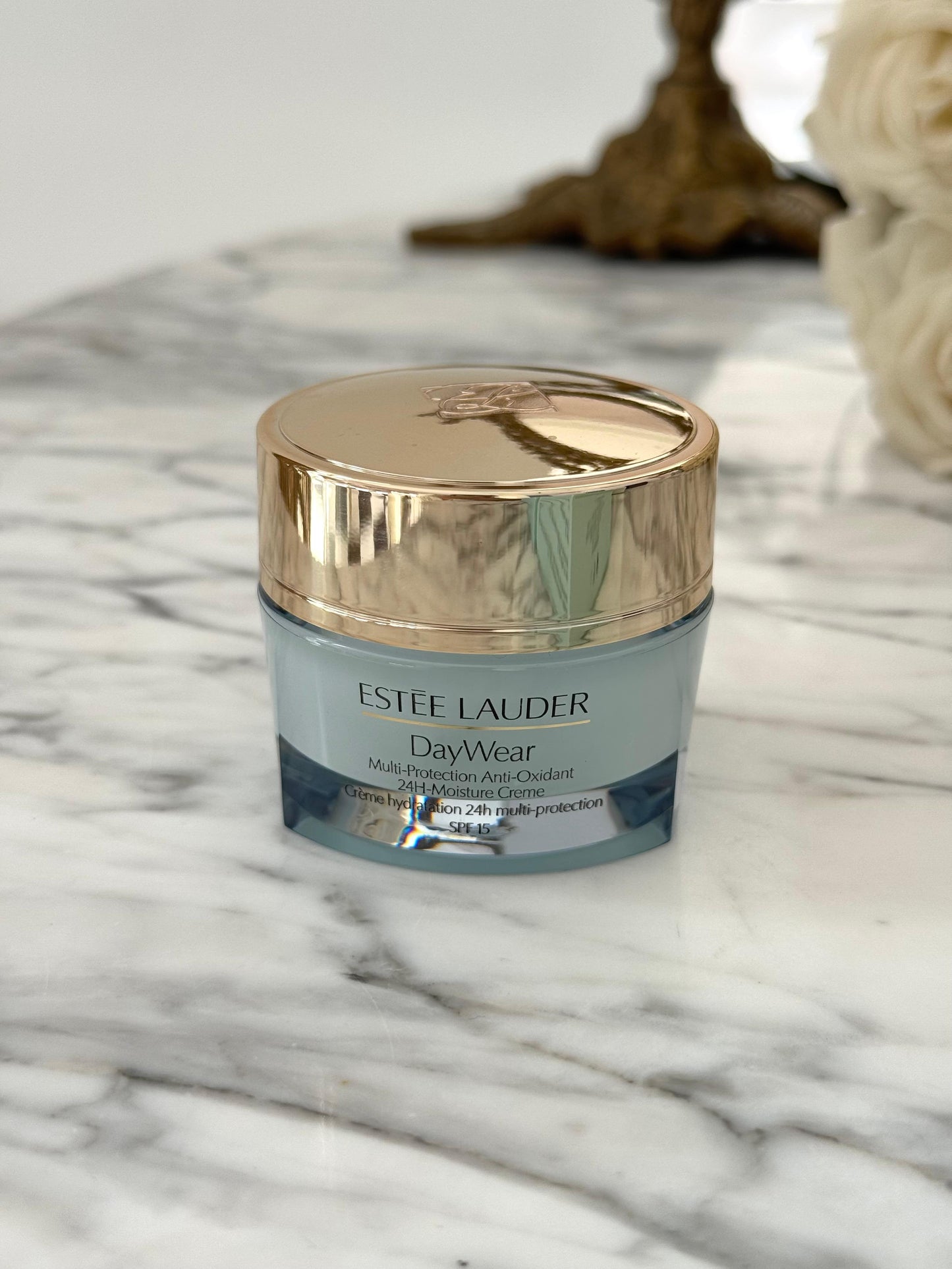 ESTÉE LAUDER
DayWear Moisturizer Multi-Protection Anti-Oxidant 24H Hydratation Moisture Creme SPF15