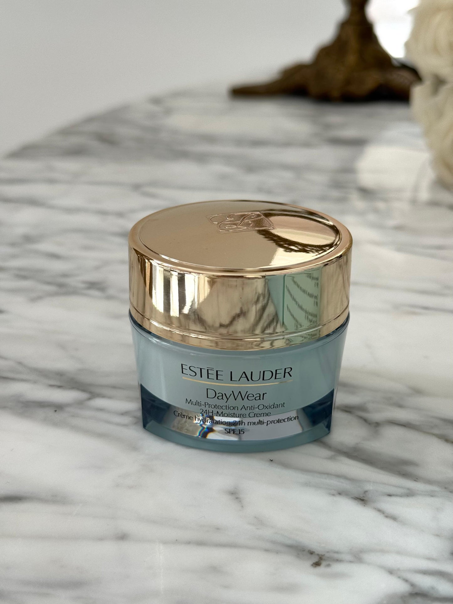 ESTÉE LAUDER
DayWear Moisturizer Multi-Protection Anti-Oxidant 24H Hydratation Moisture Creme SPF15