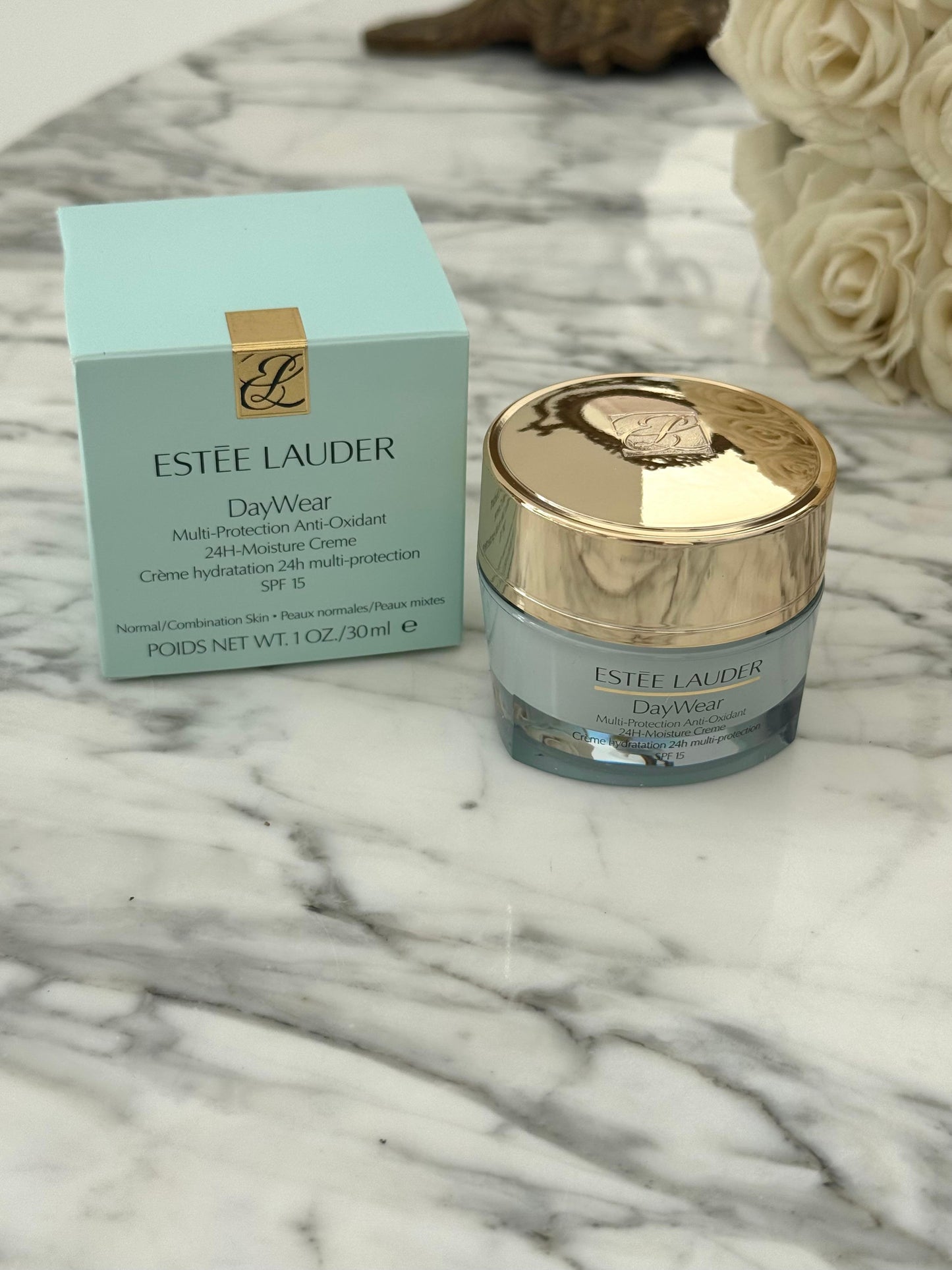 ESTÉE LAUDER
DayWear Moisturizer Multi-Protection Anti-Oxidant 24H Hydratation Moisture Creme SPF15