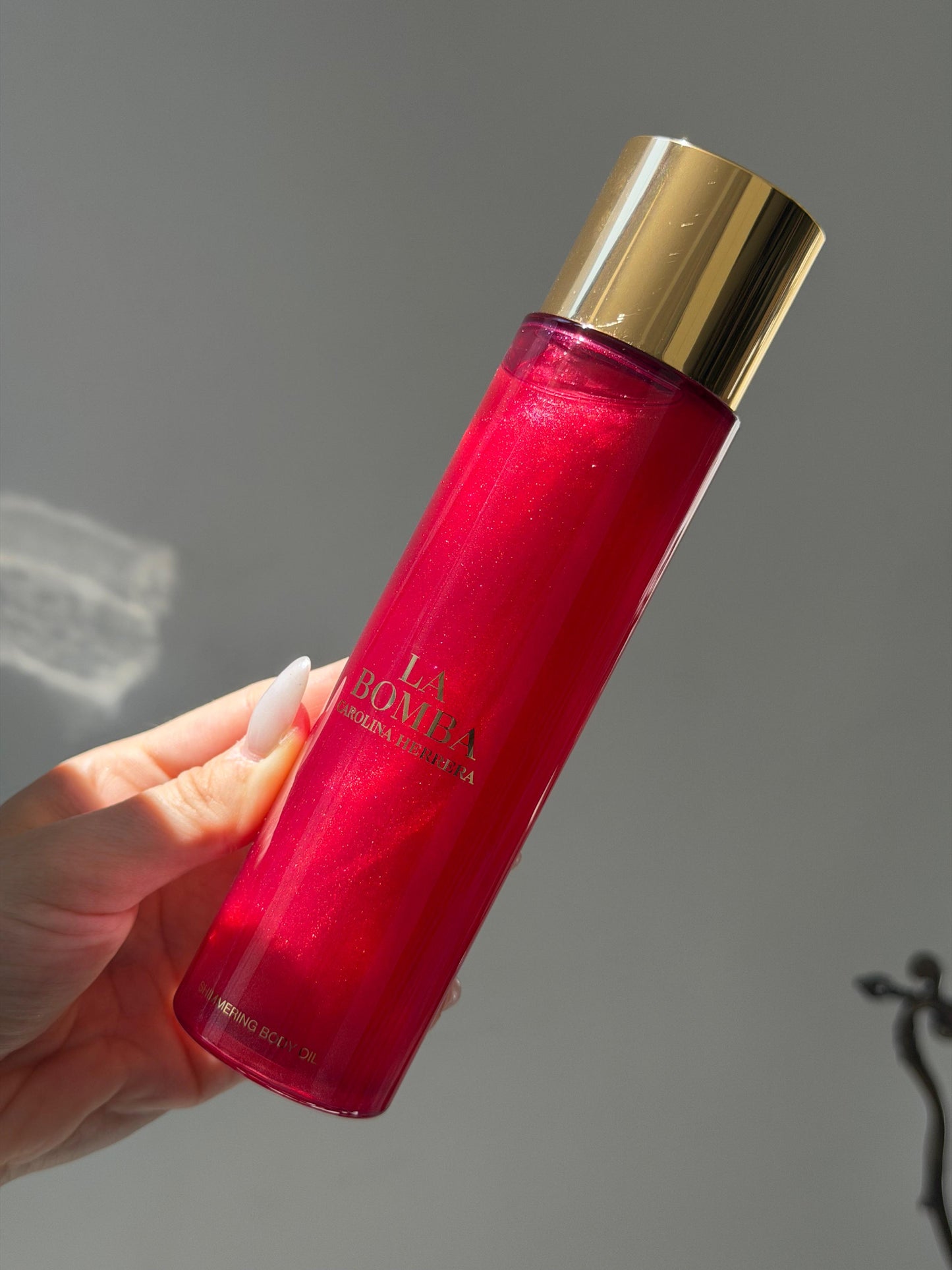 CAROLINA HERRERA La Bomba Shimmering Body Oil