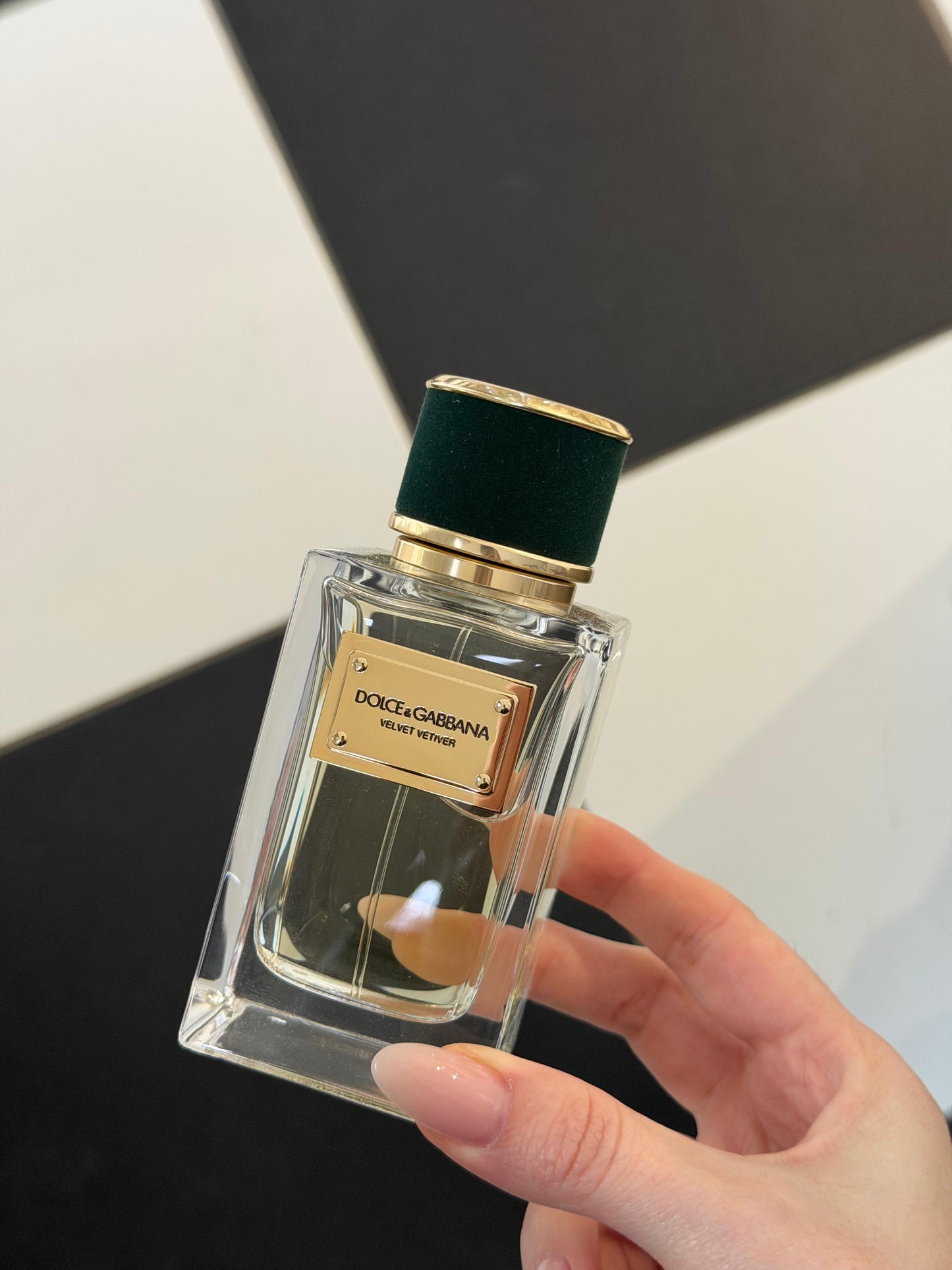 DOLCE&GABBANA
Velvet Vetiver Eau de Parfum 100ml
Woody Green Notes