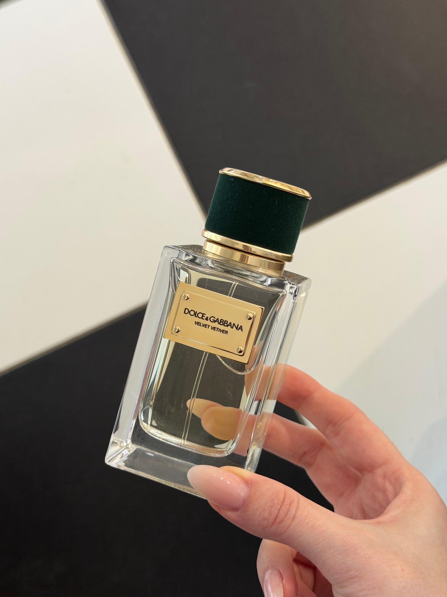 DOLCE&GABBANA
Velvet Vetiver Eau de Parfum 100ml
Woody Green Notes